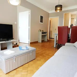 https://charmant-t2-centre-ville.midi-pyreneeshotels.com